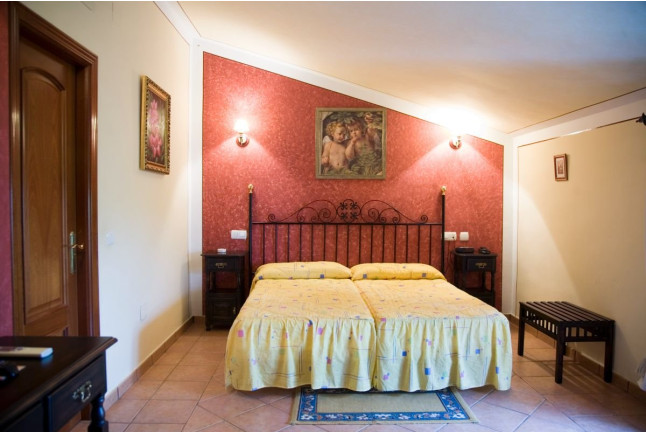 Escapada de 2 Noches con Cena en Hotel Rural Soterraña (Madroñera, Cáceres)