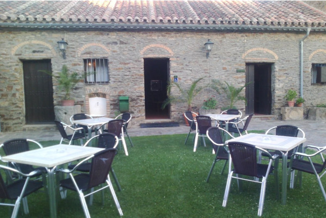 Escapada de 2 Noches con Cena en Hotel Rural Soterraña (Madroñera, Cáceres)