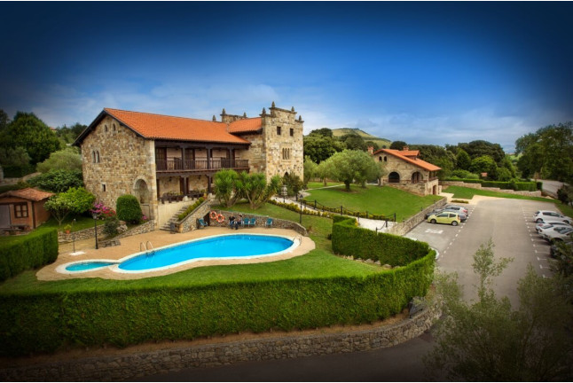 Escapada con Cena en Complejo San Marcos Posada Spa (Santillana del Mar, Cantabria) 