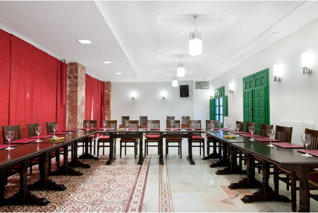 Escapada de 2 noches con Cena en el Palacio Buenavista Hospedería y Salto en Paracaídas (Cuenca)