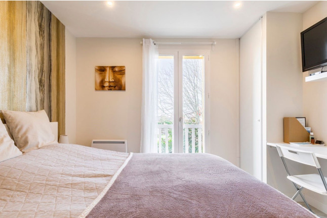 Escapada con Spa Privado, Cava y Aperitivos en Bulle d'Eden (Bayona, Francia)
