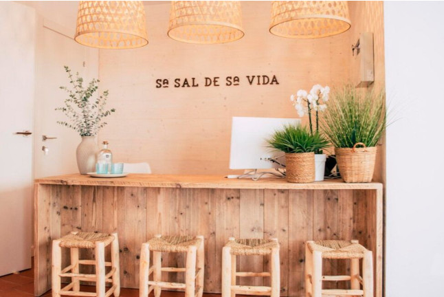 Escapada de 2 Noches en el Hostal Ses Negres (Begur, Girona)