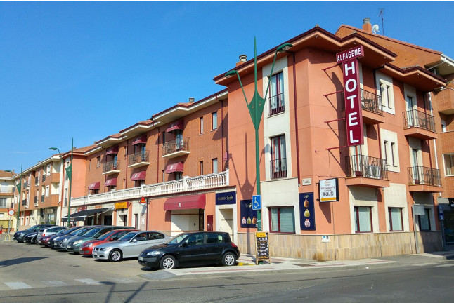 Escapada con Desayuno en Hotel Alfageme (Trobajo del Camino, León)