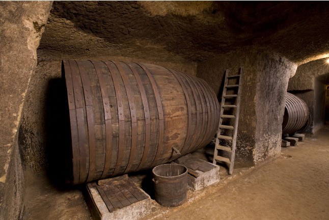 Escapada con Desayuno en Hotel Alfageme y Visita a Bodega Pardevalles con Cata de Vinos para dos (León)