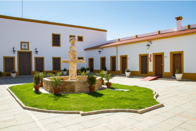 Escapada con Cena en Hotel Bodega El Moral 4* (Ribera del Fresno, Badajoz)
