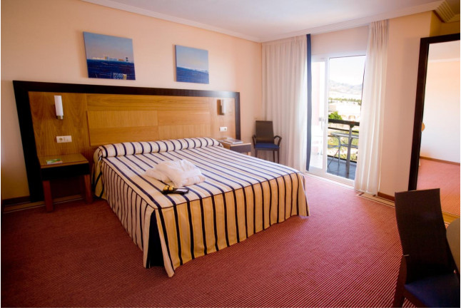 Escapada con Wellness & Beauty Center y Cena en Hotel Bonalba Alicante 4*S y Visita a Bodega con Cata de Vinos y Tapa (Alicante)