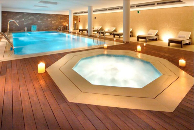 Escapada en Hotel 4* con Circuito Spa y Piloto por un día con Vídeo (Segovia)