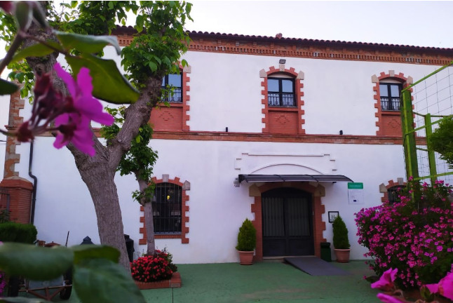 Escapada con Degustación y Desayuno en Hotel Soterraña (Madroñera, Cáceres)