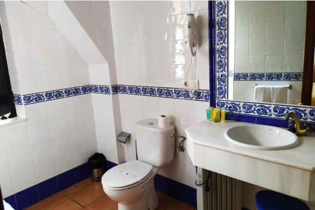 Escapada con Degustación y Desayuno en Hotel Soterraña (Madroñera, Cáceres)