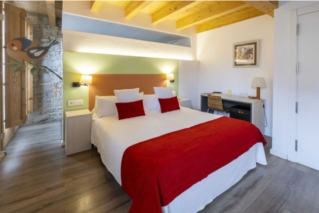 Escapada con Desayuno en Hotel La Freixera 4* y Visita a las Minas de Sal de Cardona