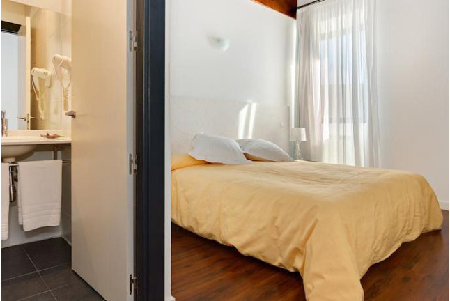 Escapada con Jacuzzi Privado, Cena y Paseo en Globo con Almuerzo y Cava Riojano (La Rioja)