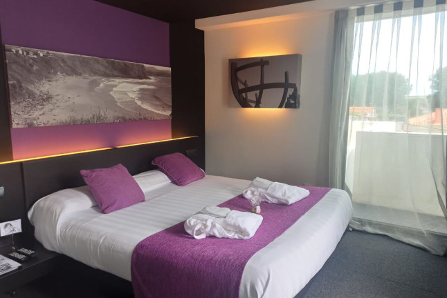 Escapada Romántica de 2 Noches con Cena en Hotel Playa Ribera (Cantabria)