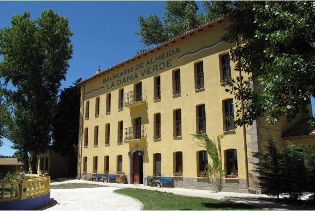 Escapada Romántica con Comida y Circuito Termal en Balneario de Almeida La Dama Verde 3* (Zamora)