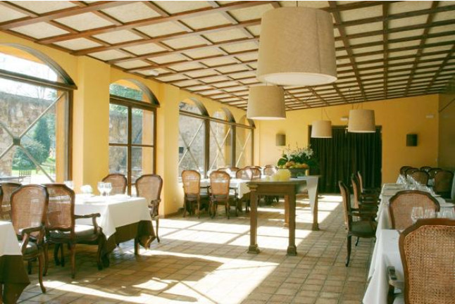 Escapada Romántica, 2 noches, con Cava, Fresas, Cena y Masaje en Hotel Mas Salvi 4* (Girona)