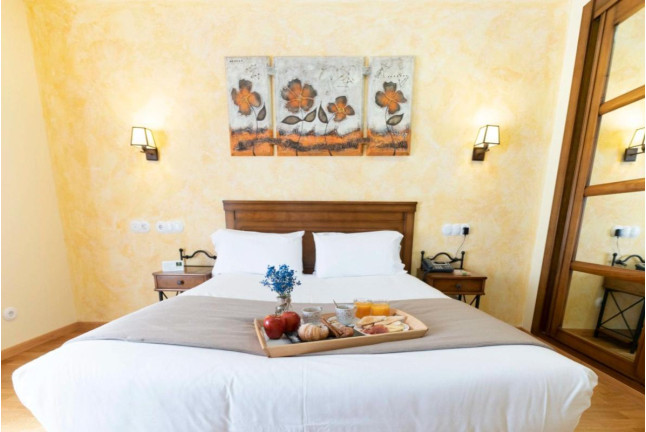 Escapada Romántica con Spa y Comida o Cena en Hotel Comendador 4* y Vuelo en Globo con Fotos y Vídeo (Toledo)