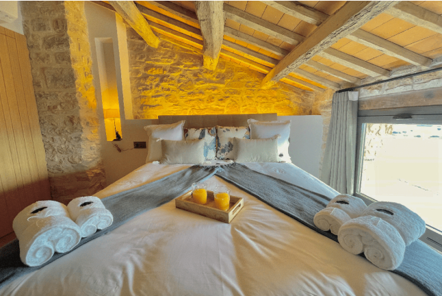 Escapada Romántica con Jacuzzi Privado en Torre Medieval de Queralt s. XVI (Sistero, Lleida)