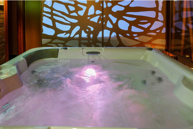 Escapada Romántica de 2 Noches con Spa Privado en Hotel Boutique & Spa Capitulo Trece (Segovia)