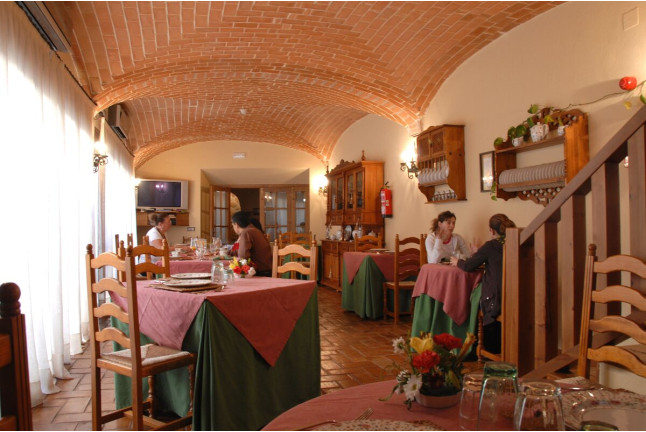 Escapada Romántica con Bañera de Hidromasaje, Cena y Vuelo en Globo para dos (Badajoz)