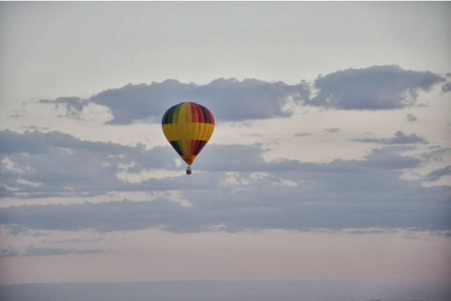 Escapada Romántica en Aqua Luna Spa y Vuelo en Globo con Fotos y Almuerzo para dos (León)