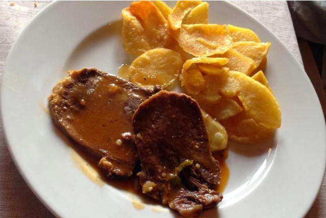 Escapada Rural con Cena y Jacuzzi en Hostal Los Oteros (Pajares de los Oteros, León)