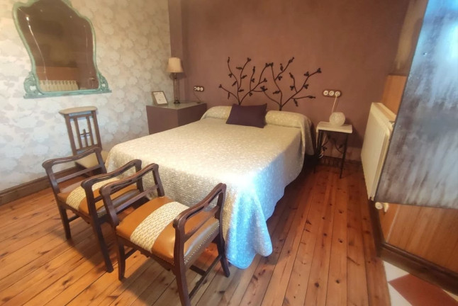 Escapada Rural con Cena y Jacuzzi en Hostal Los Oteros (Pajares de los Oteros, León)