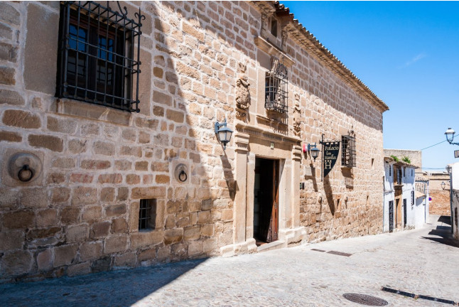 Escapada Rural con Cena en Hotel Palacio las Manillas 3* (Sabiote, Jaén)