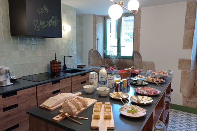 Escapada Rural con Piscina Climatizada, Jacuzzi y Desayuno en Casa con Encanto O Refuxio (Vila de Cruces, Pontevedra)