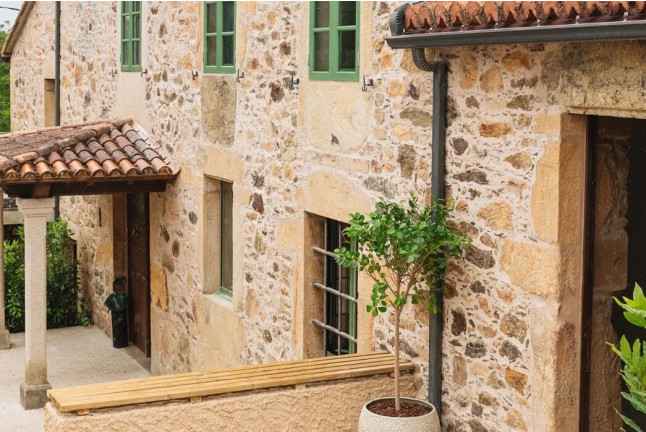 Escapada Rural con Piscina Climatizada, Jacuzzi y Desayuno en Casa con Encanto O Refuxio (Vila de Cruces, Pontevedra)