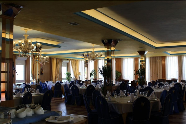 Escapada con Desayuno en Hotel Sierra Oriente con Ruta a Caballo por el Parque de Guadarrama y el Parque de La Pedriza (Guadarrama, Madrid)