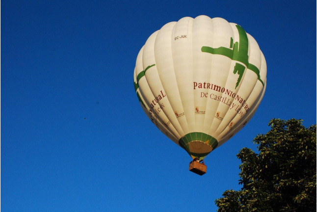 Escapada con Spa en Hotel & Spa Villa de Mogarraz 4* y Vuelo en Globo para dos con Fotos y Vídeo (Salamanca)