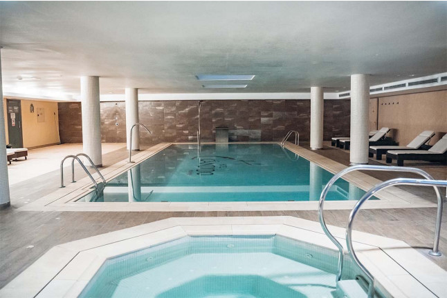 Escapada con Spa en Hotel Cándido y Vuelo en Globo para dos con Fotos y Vídeo (Segovia)