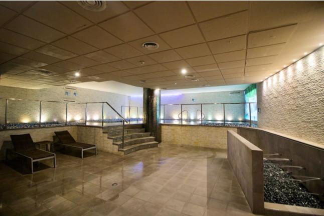 Escapada de 2 Noches con Circuito Spa en Hotel Granada Palace 5* (Granada)