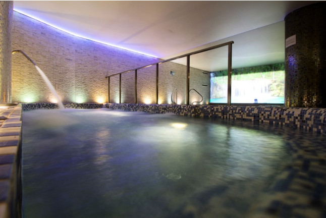 Escapada de 2 Noches con Circuito Spa en Hotel Granada Palace 5* (Granada)