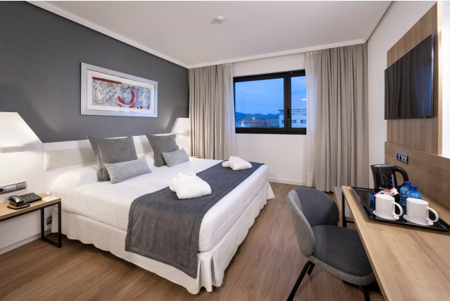 Escapada con Spa en Alexandre Hotel Frontair Congress 4* y Vuelo en Helicóptero para dos (Barcelona)