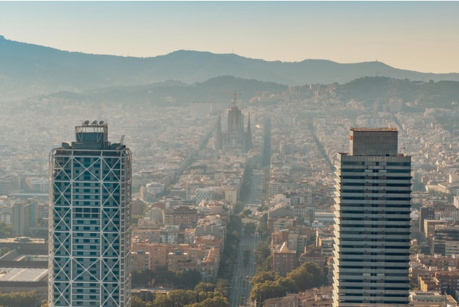 Escapada con Spa en Alexandre Hotel Frontair Congress 4* y Vuelo en Helicóptero para dos (Barcelona)