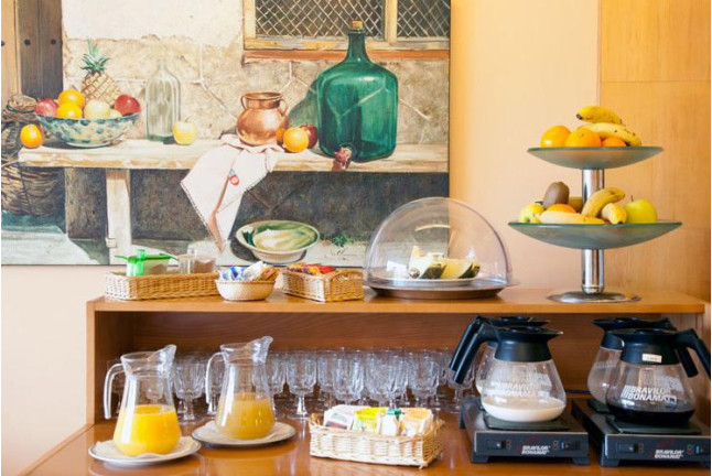 Escapada con Cena y Viaje en Globo por la Garrotxa con Cava (Girona)