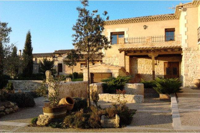 Escapada con Encanto y Visita a Bodega en Pago de Trascasas Hotel Rural (Valladolid)