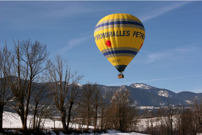 Escapada en Hotel Can Alemany y Vuelo en Globo en Manresa o Igualada para dos (Barcelona)