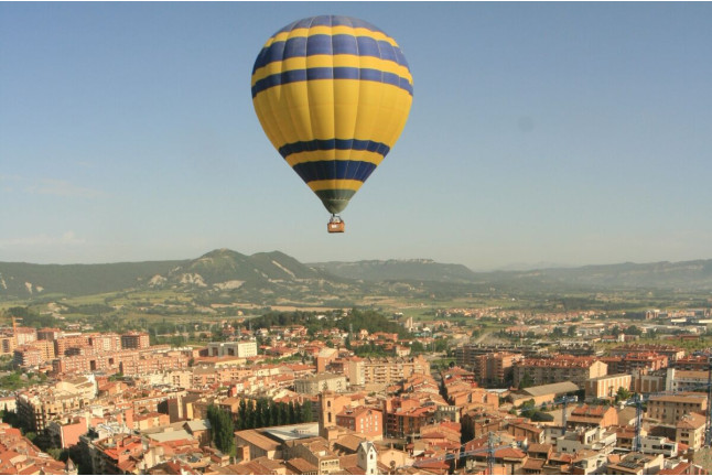 Escapada en Hotel Can Alemany y Vuelo en Globo en Manresa o Igualada para dos (Barcelona)
