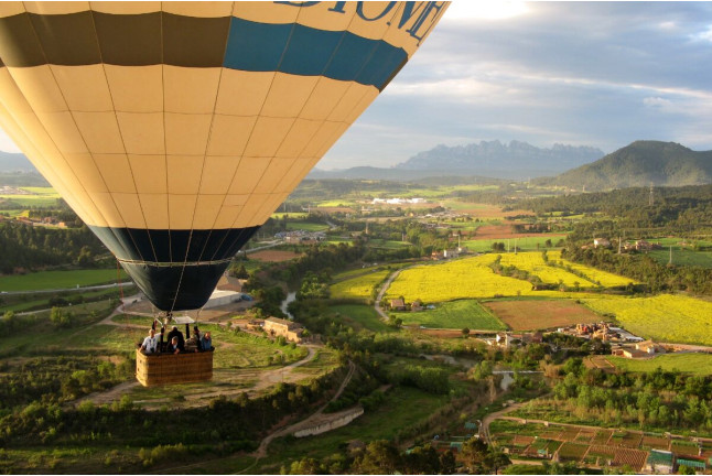Escapada en Hotel Can Alemany y Vuelo en Globo en Manresa o Igualada para dos (Barcelona)