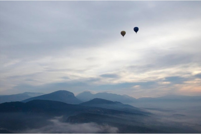 Escapada con Desayuno en Hotel Terradets y Vuelo en Globo con Fotos y Cava para dos (Lleida)