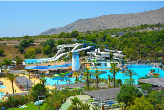 Escuela de Sirenas y Tritón en Aqua Natura Benidorm (Alicante)