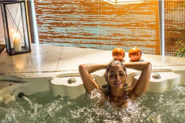 Circuito Onsen Spa, Masaje 25' y Comida en Esenzias Spa (Madrid)