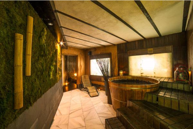 Circuito Onsen Spa, Masaje 25' y Comida en Esenzias Spa (Madrid)