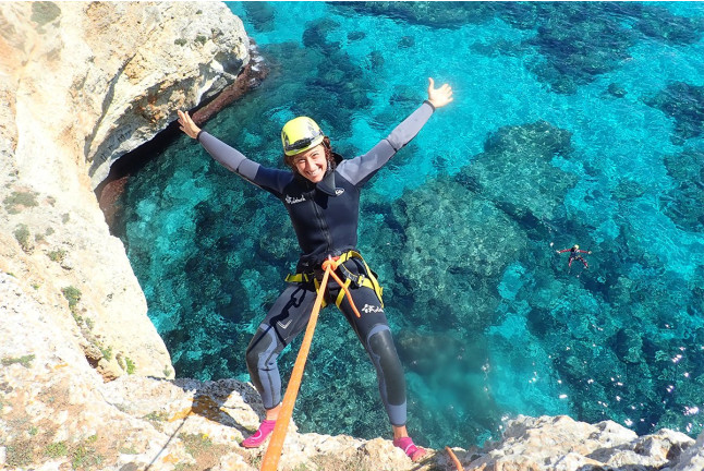 Espeleología en Cueva Marina y Rápel cerca de Cala Romántica (Mallorca)