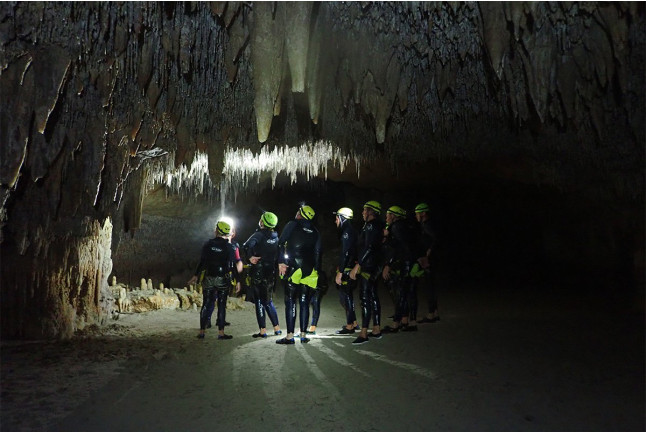 Espeleología en Cueva Marina y Rápel cerca de Cala Romántica (Mallorca)