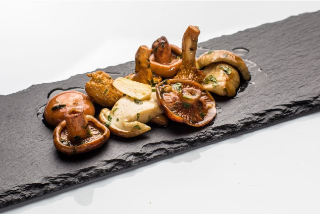 Menú Degustación para dos en Restaurant Suís (Sabadell, Barcelona)