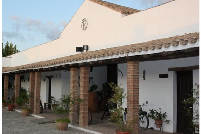 Escapada con Almuerzo o Cena y Visita a Bodega con Cata para dos (Cádiz)