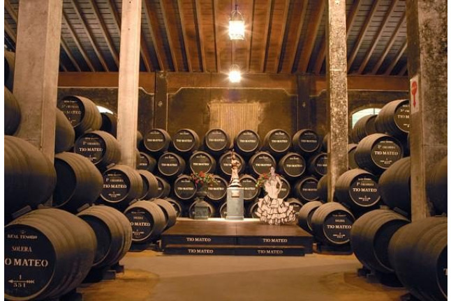 Escapada con Almuerzo o Cena y Visita a Bodega con Cata para dos (Cádiz)