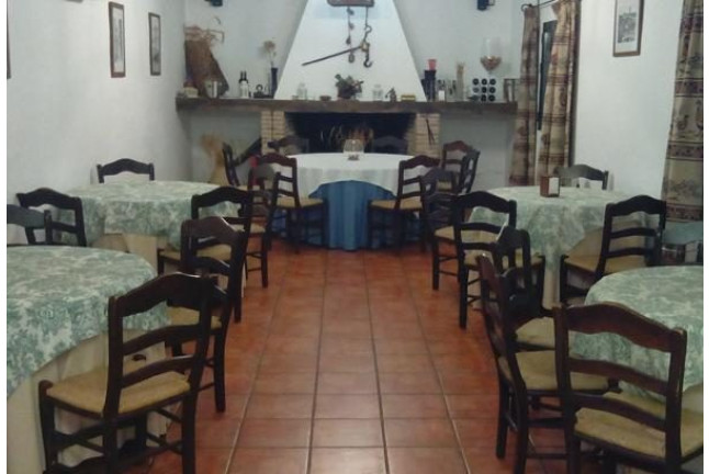 Escapada con Almuerzo o Cena y Visita a Bodega con Cata para dos (Cádiz)